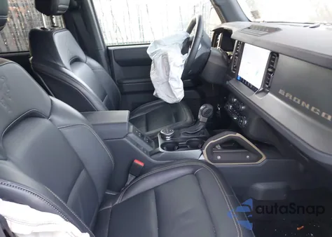 2025 Ford Bronco Badlands z USA, uszkodzony, nr VIN 1FMEE9BP2SLA75883